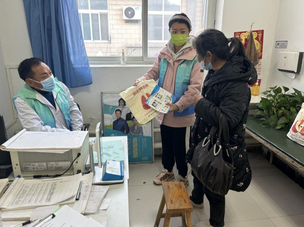 2025.10.28丰润志愿者进医院肺结核宣传活动总结376