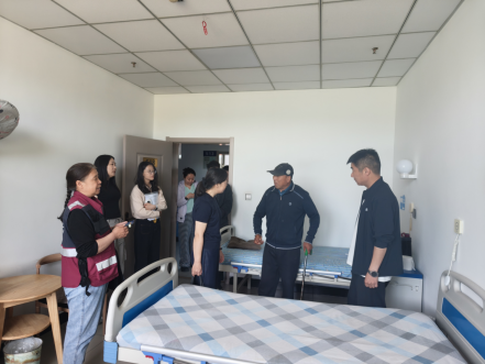 承德市卫健委对隆化县结核病防治工作现场调研指导426.png
