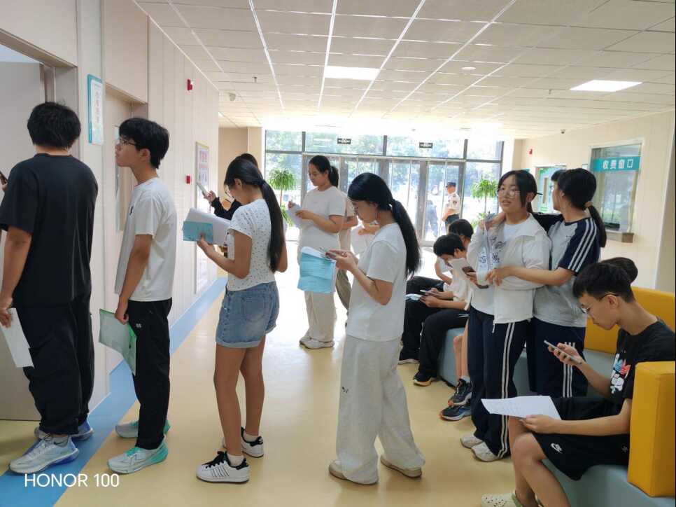 筑牢校园结核防控防线任丘市疾控开展高中新生入学体检专项督导311.png